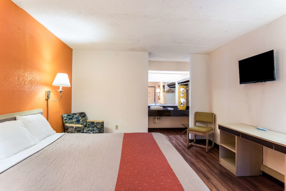 Motel6 Ashland, VA 22/52