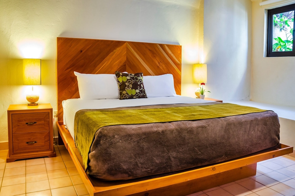 Castillo Blarney Inn 10/70