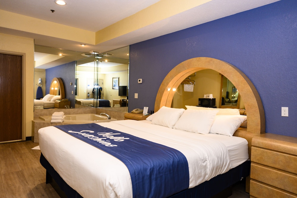 Days Inn and Suites By Wyndham Niagara Falls/Buffalo 14/40