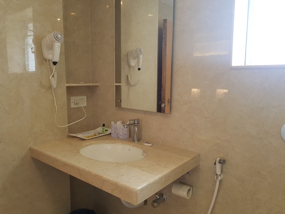 ROLAND HOTEL 47/55