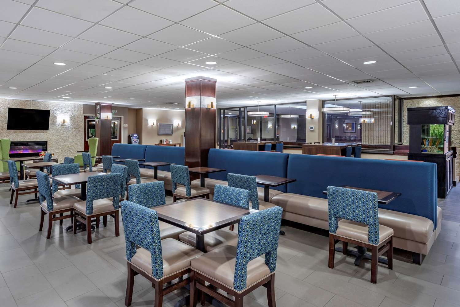 Comfort Inn Syosset-Long Island 4/10