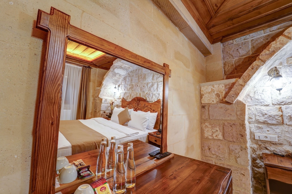 Enjoy Stone Hotel 35/50