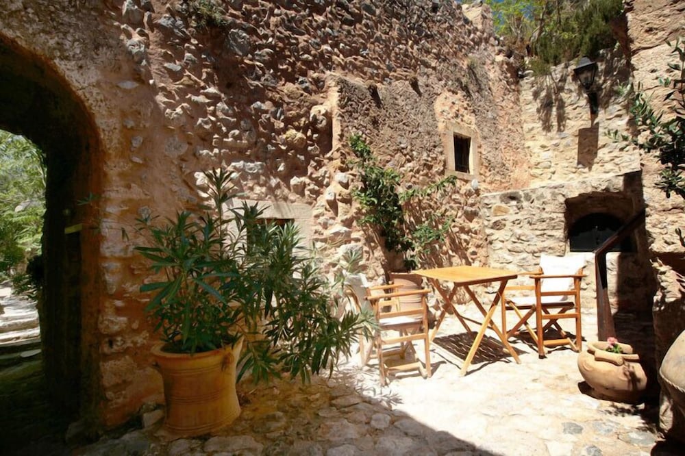 Dorovinis Monemvasia Castlehouses 31/45