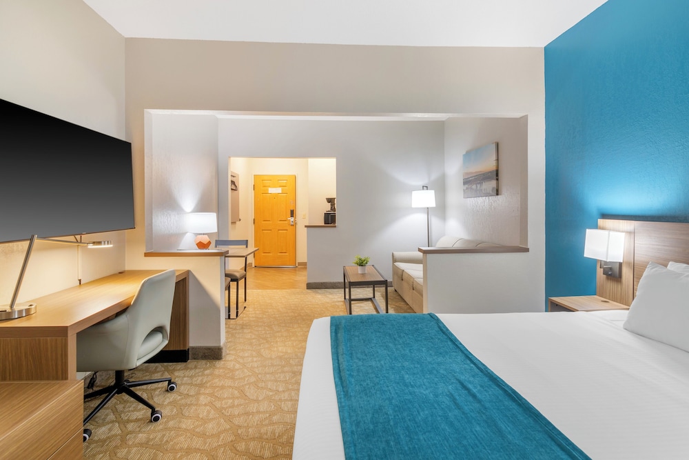 Expressway Suites Bismarck 26/65
