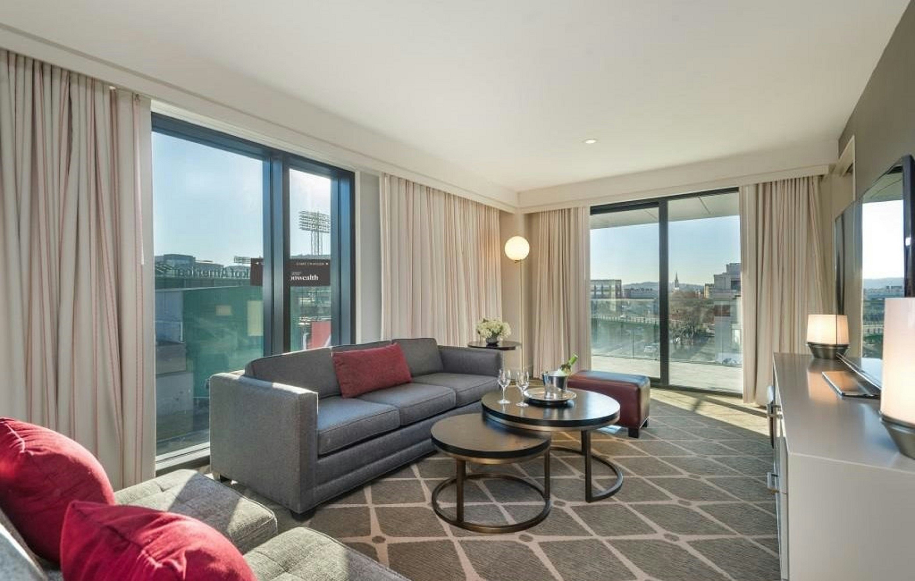 Hotel Commonwealth 34/65
