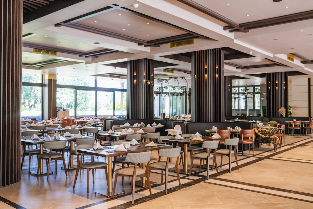 restaurant cafeteria