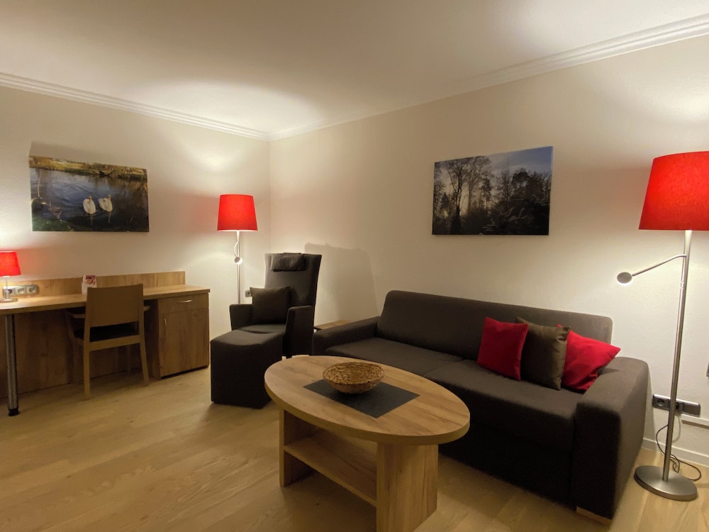 Sonnenhügel Hotel & Ferienwohnungen 47/69