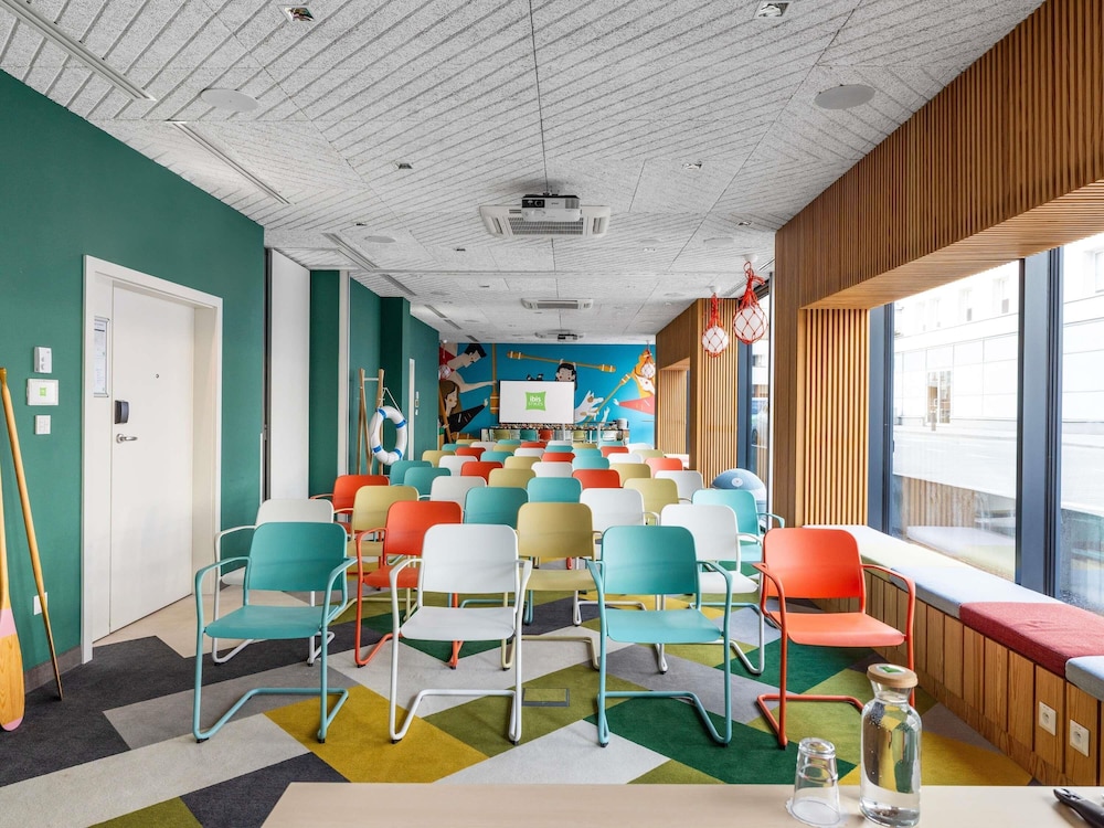 Ibis Styles Warszawa Centrum 72/76