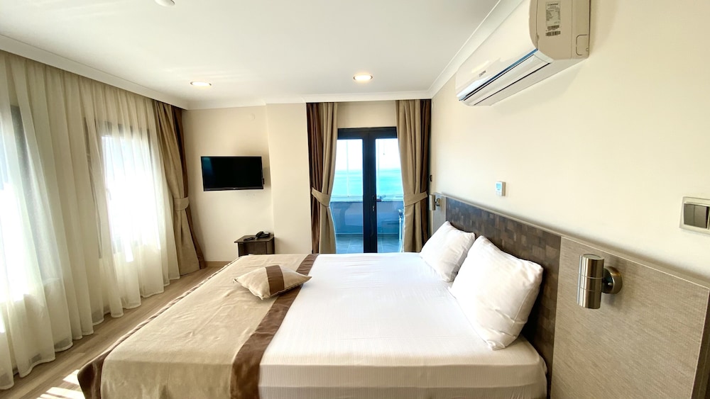 Caykent Suites Deluxe Hotel 11/50