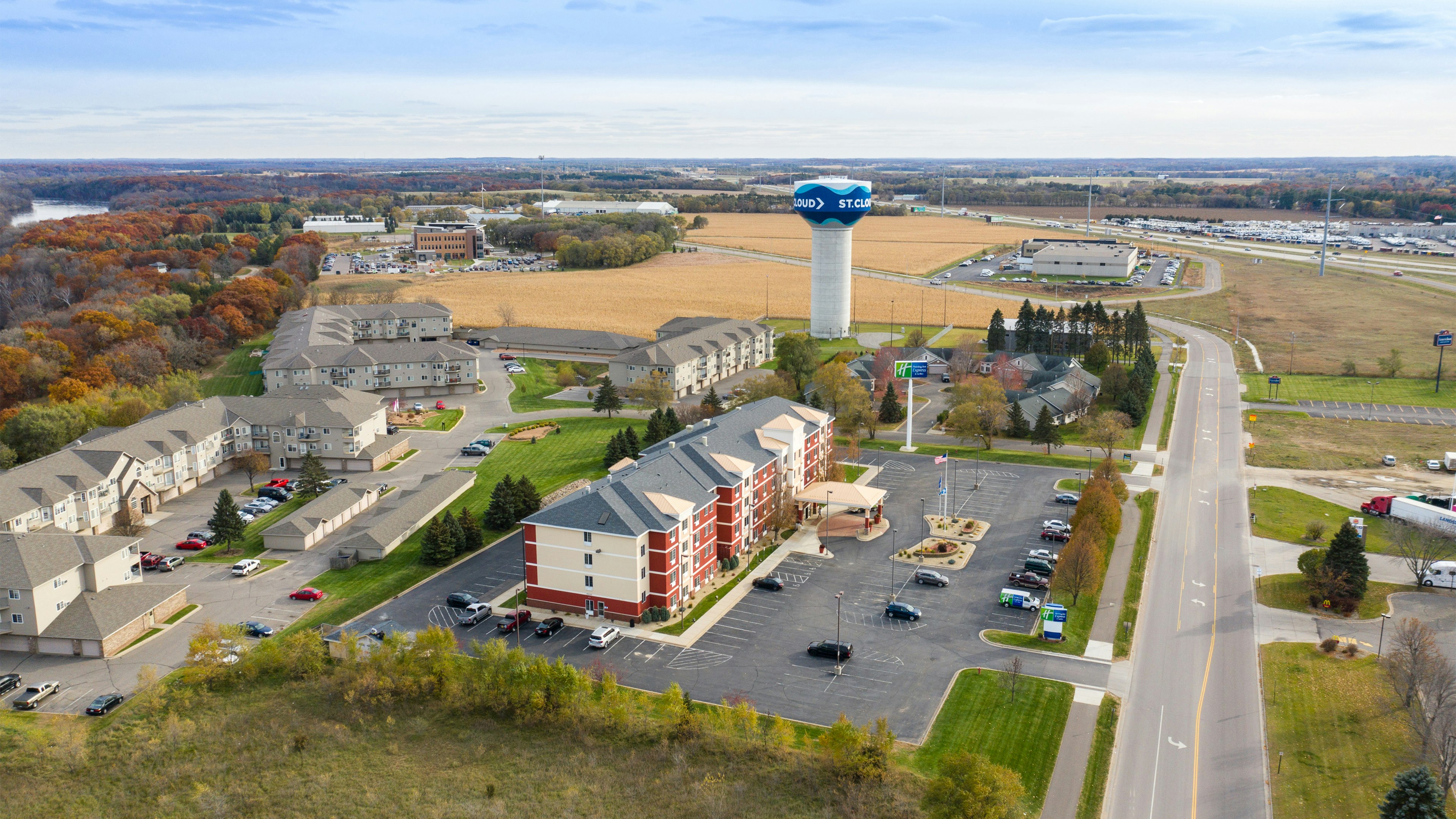 Holiday Inn Express Hotel And Suites St Cloud 72/72