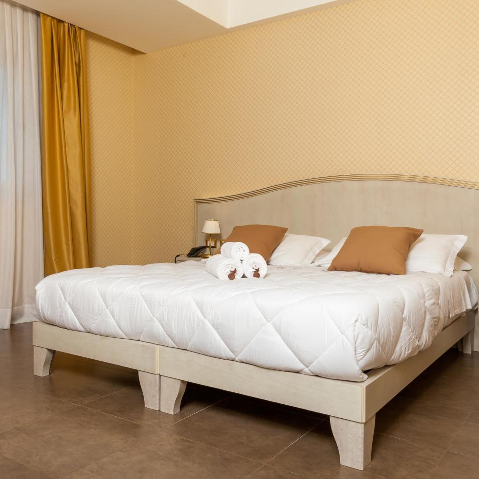 Comfort, Double Bed, Bathtub