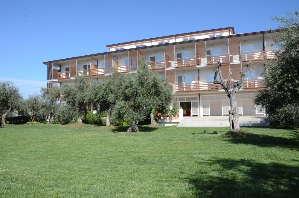Elaia Garden Hotel 6/48
