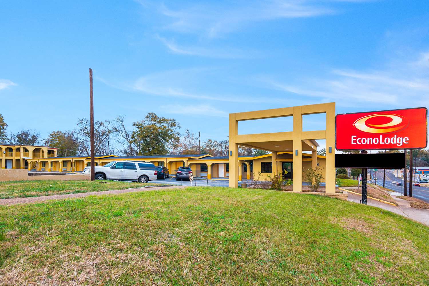 Super 8 by Wyndham Palestine TX 31/33