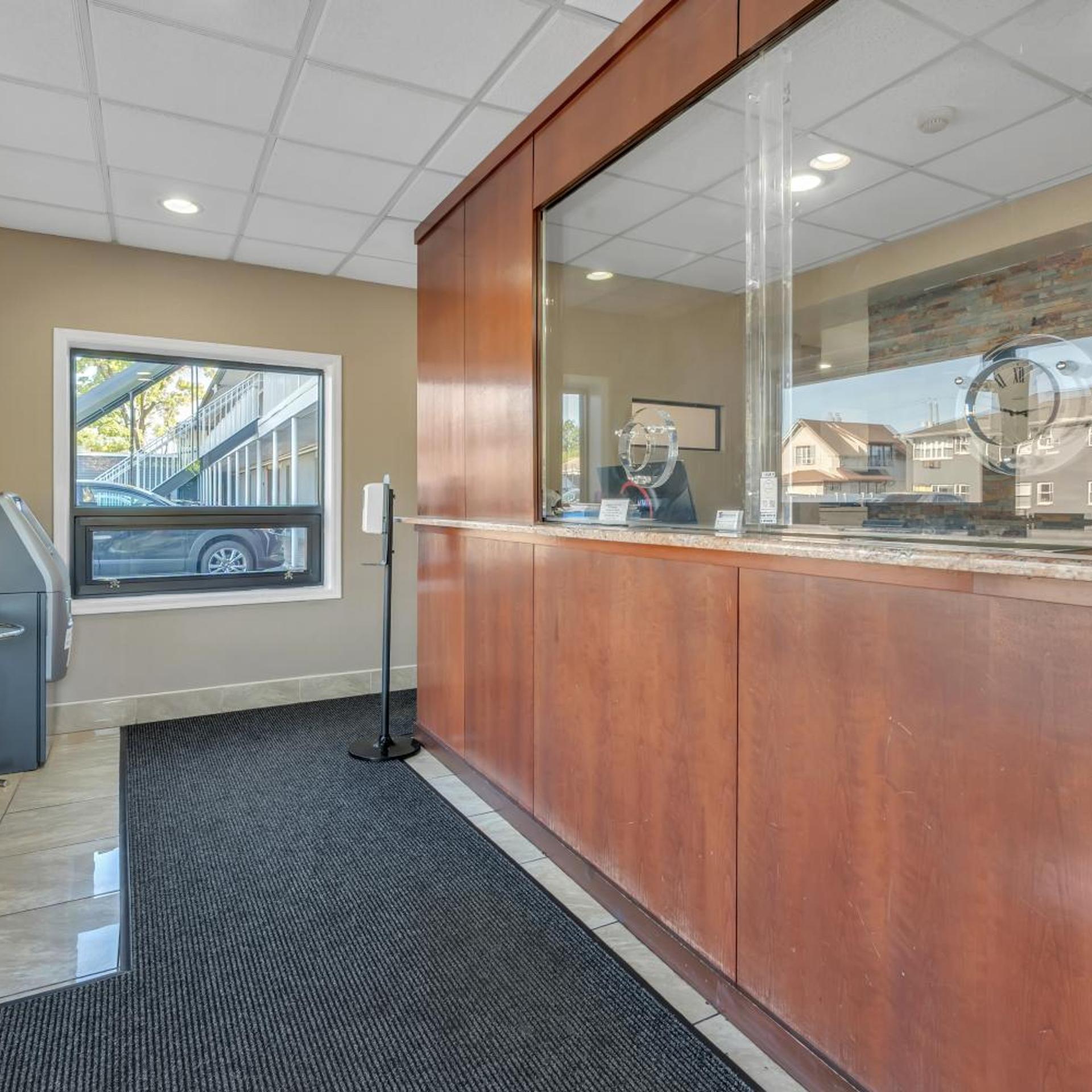 Bentley Motel 3/50