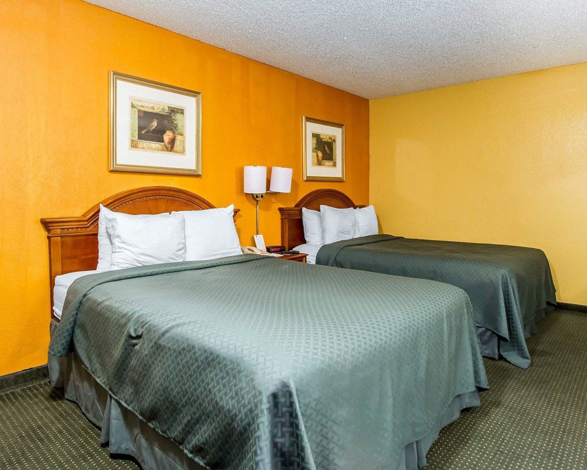 غرفة قياسية بسريرين كوين، Quality Inn Tucson Downtown near Convention Center 3/3
