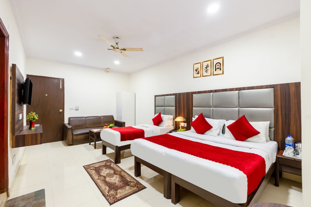 South Indian Hotel 32/64