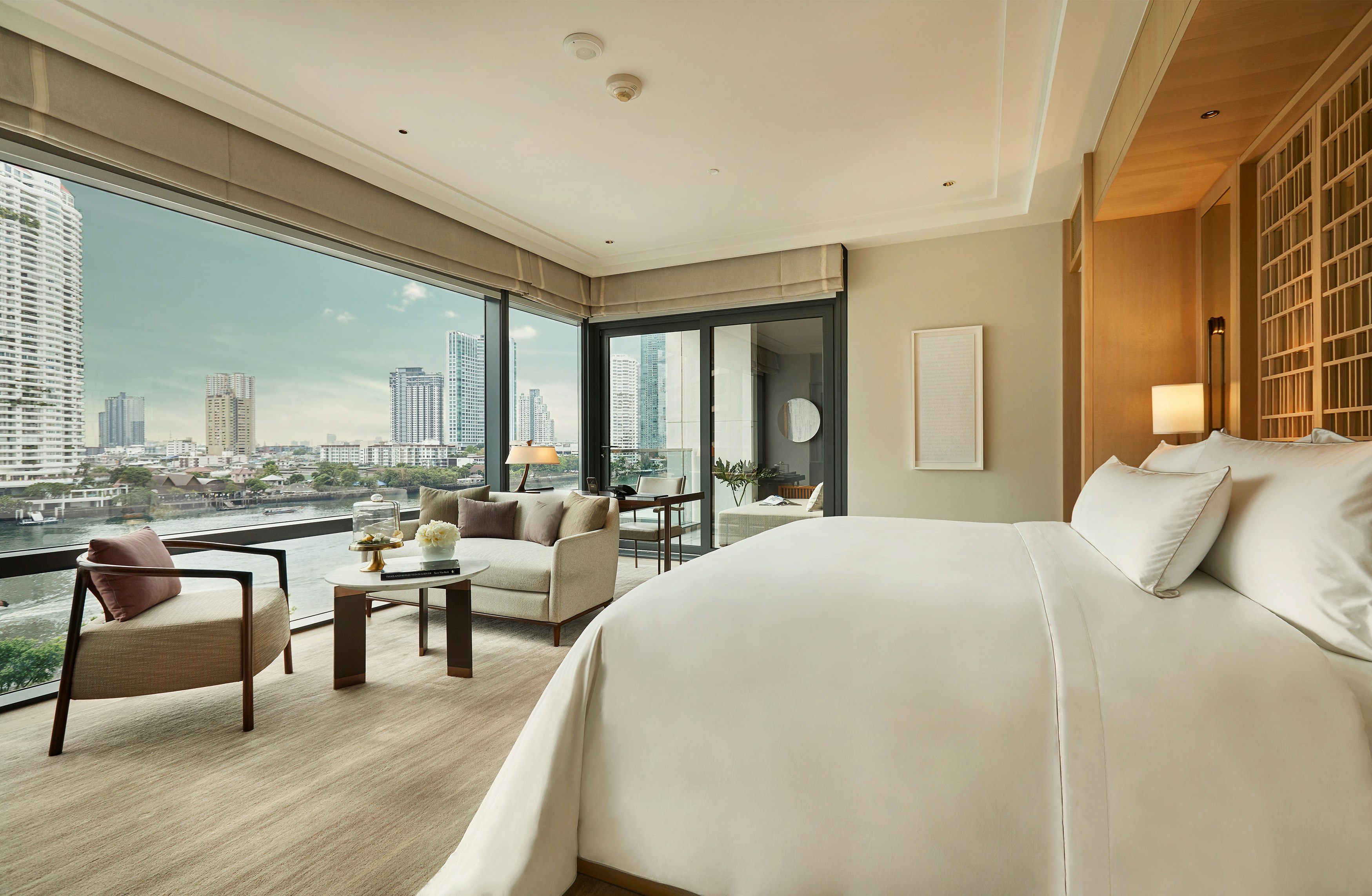Premier, King Bed, River Front