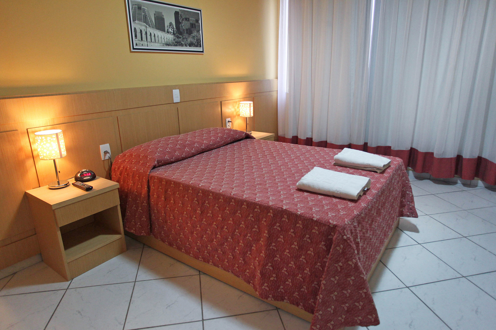 Deluxe, Double Bed, Street View، Hotel Atlantico Lapa 4/8