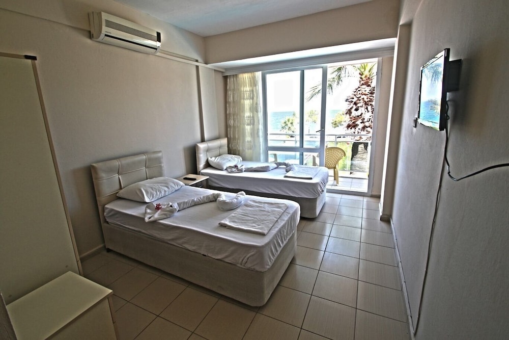 Oz Guzelcamli Otel 4/15