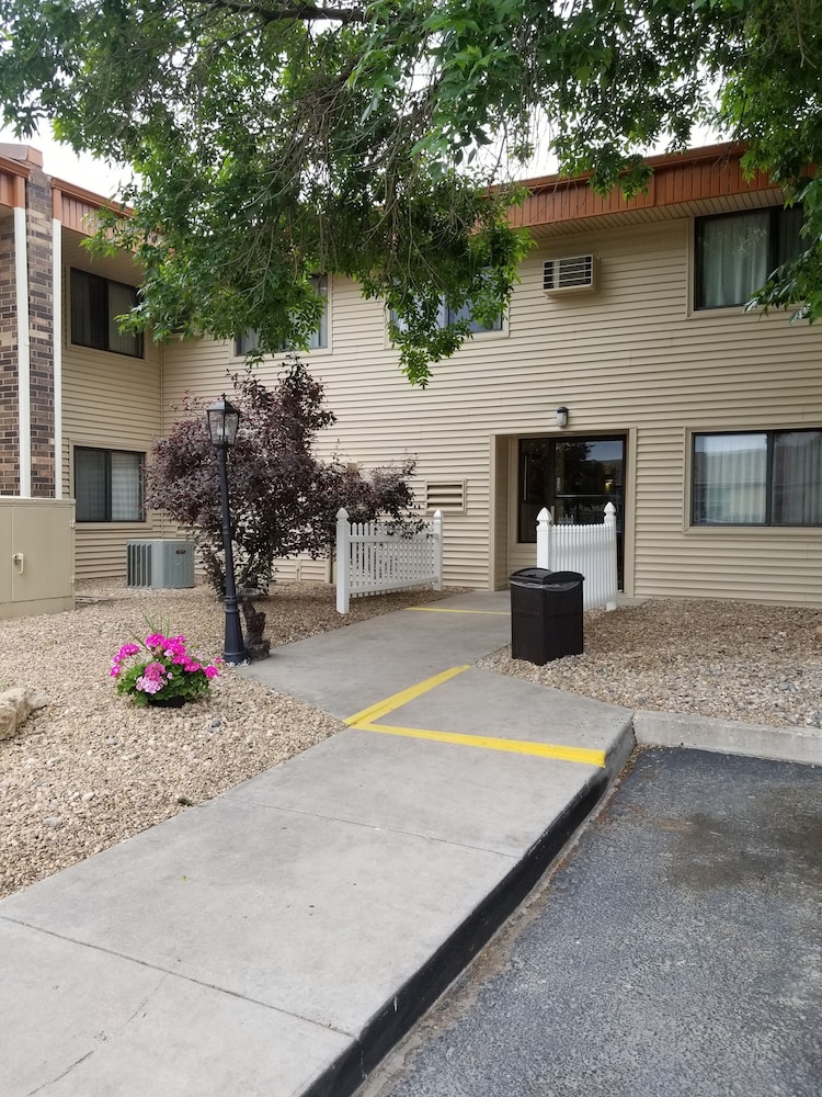 Days Inn by Wyndham Fort Collins 5/75
