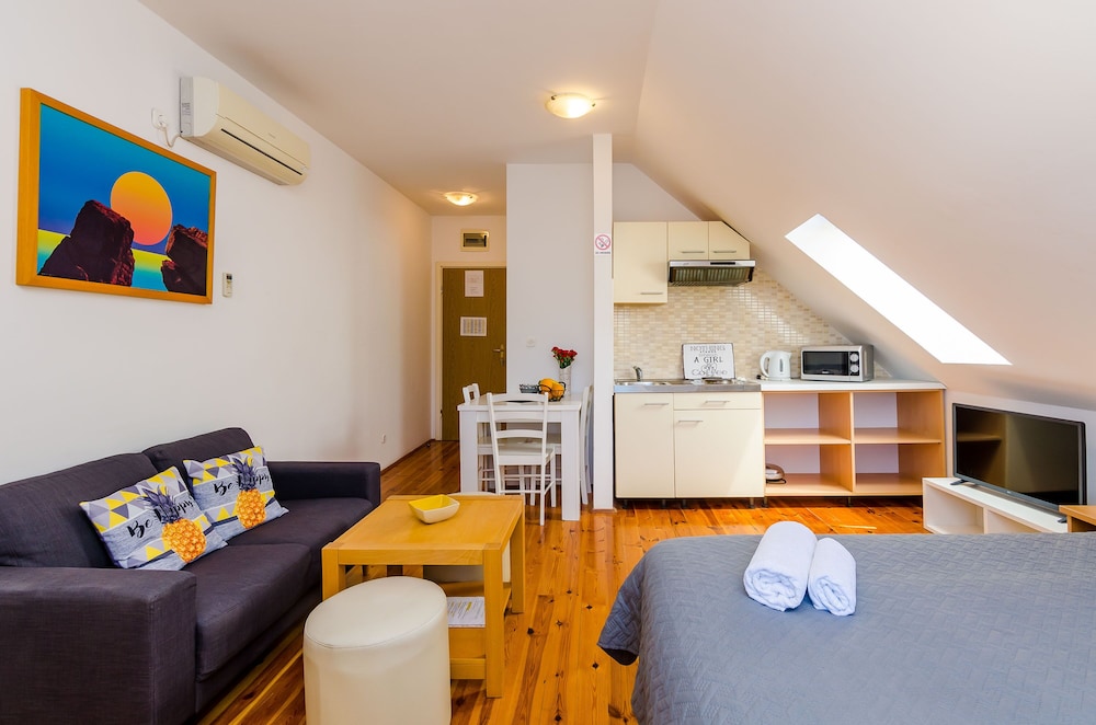 ORKA APARTMENTS 51/75