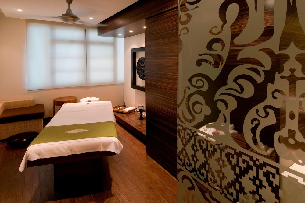 Renaissance Kuala Lumpur Hotel & Convention Centre 14/35