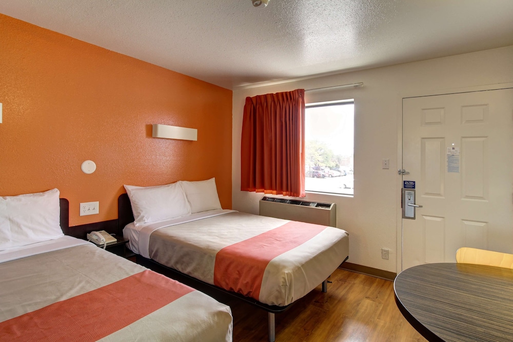 Motel6 Amherst, OH - Cleveland West - Lorain 20/41