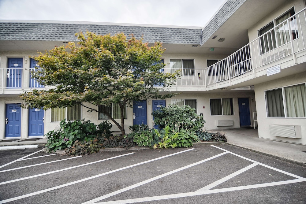 Motel6 Coeur D'Alene, ID 46/55