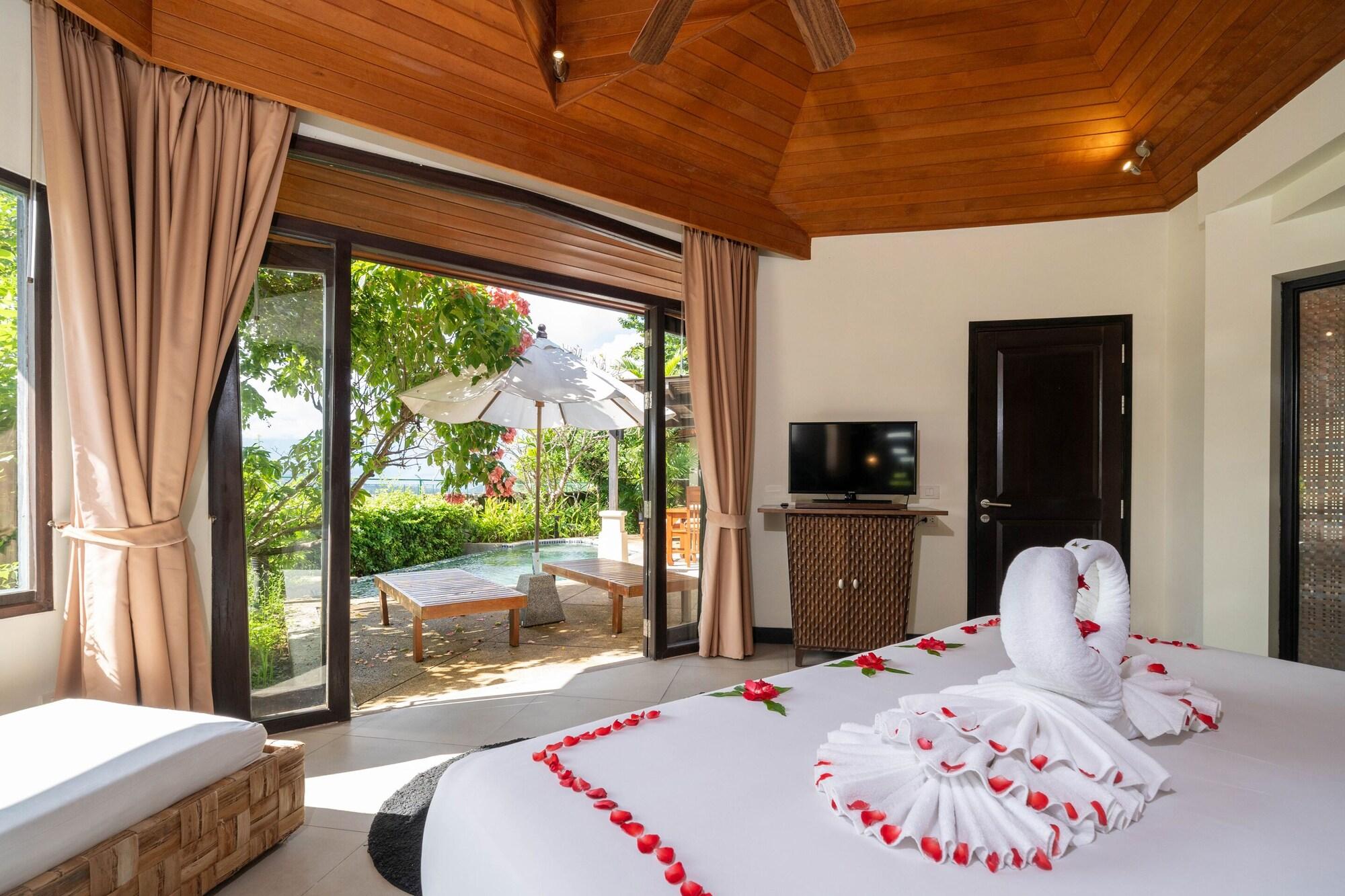 2 Bedrooms, Pool, Villa, Private Garden