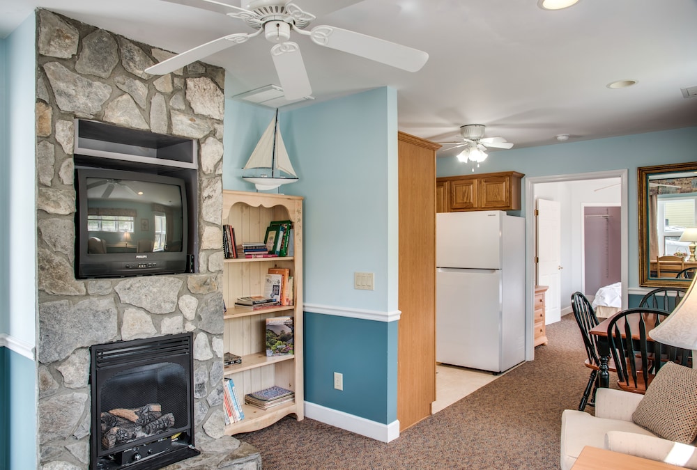 Boxwood Lodge Blowing Rock near Boone-University 58/76