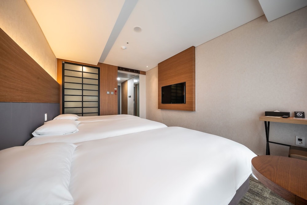 Golden Tulip Jeju Seongsan 21/68