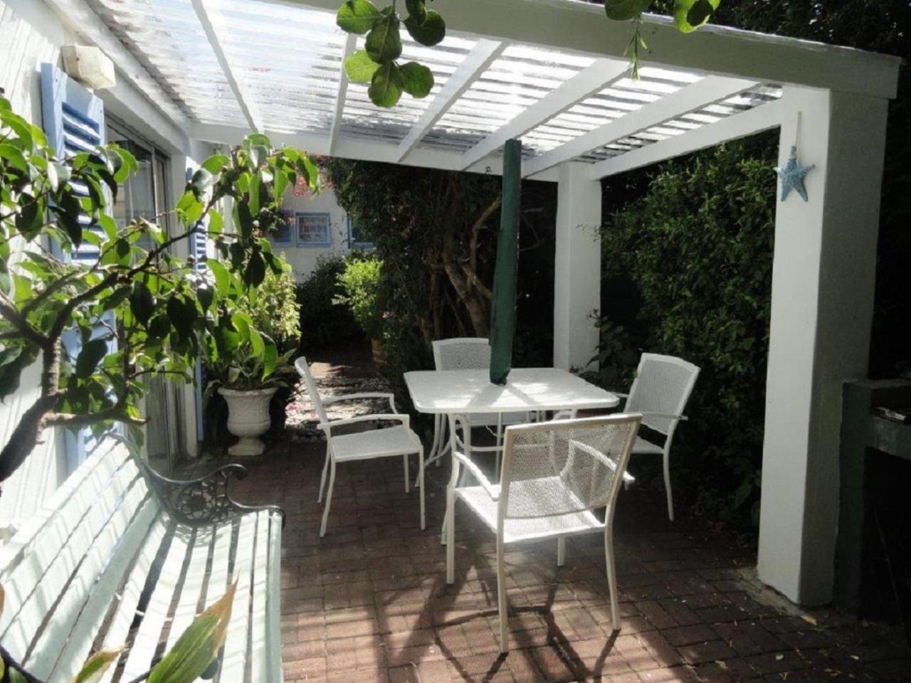 Eastbury Cottage 37/50