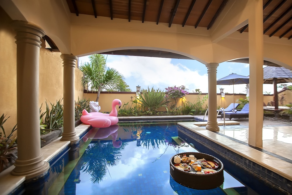 The Beverly Hills Bali 24/49