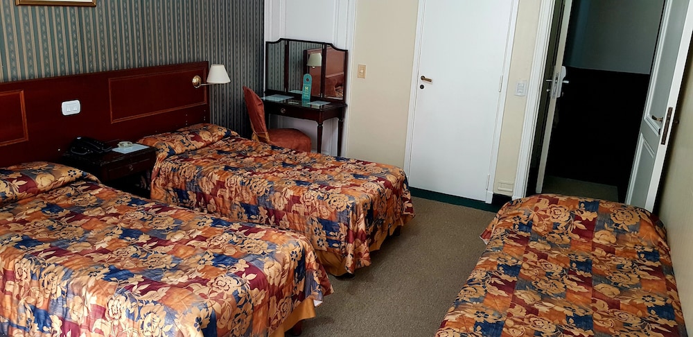 Hotel Regis 36/51