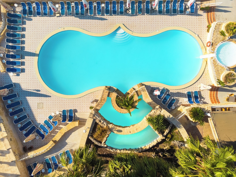 Xemxija Bay Hotel (ex Porto Azzurro) 62/66
