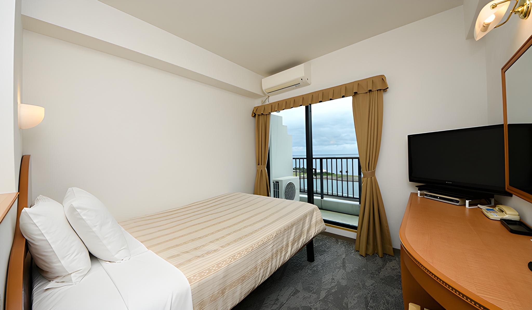 Standard, Double Bed, Bay View, Smoking