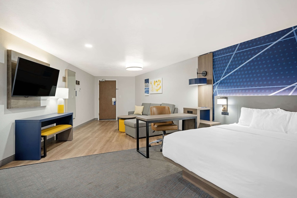 Comfort Suites Idaho Falls 12/50