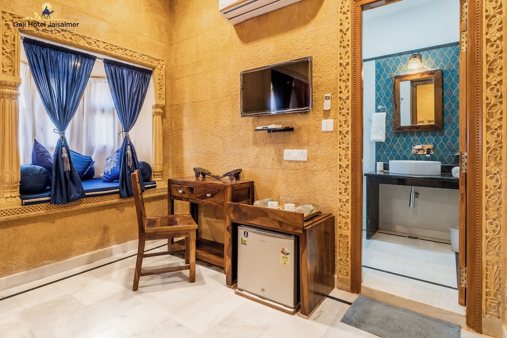 Gaji Hotel 46/64