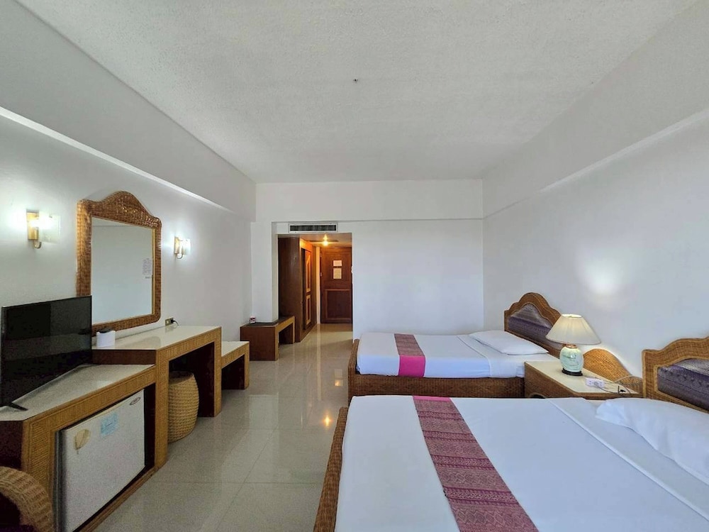 DELUXE, TWIN BEDS
