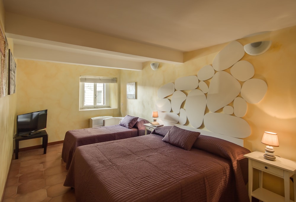Rome King Suite 14/69