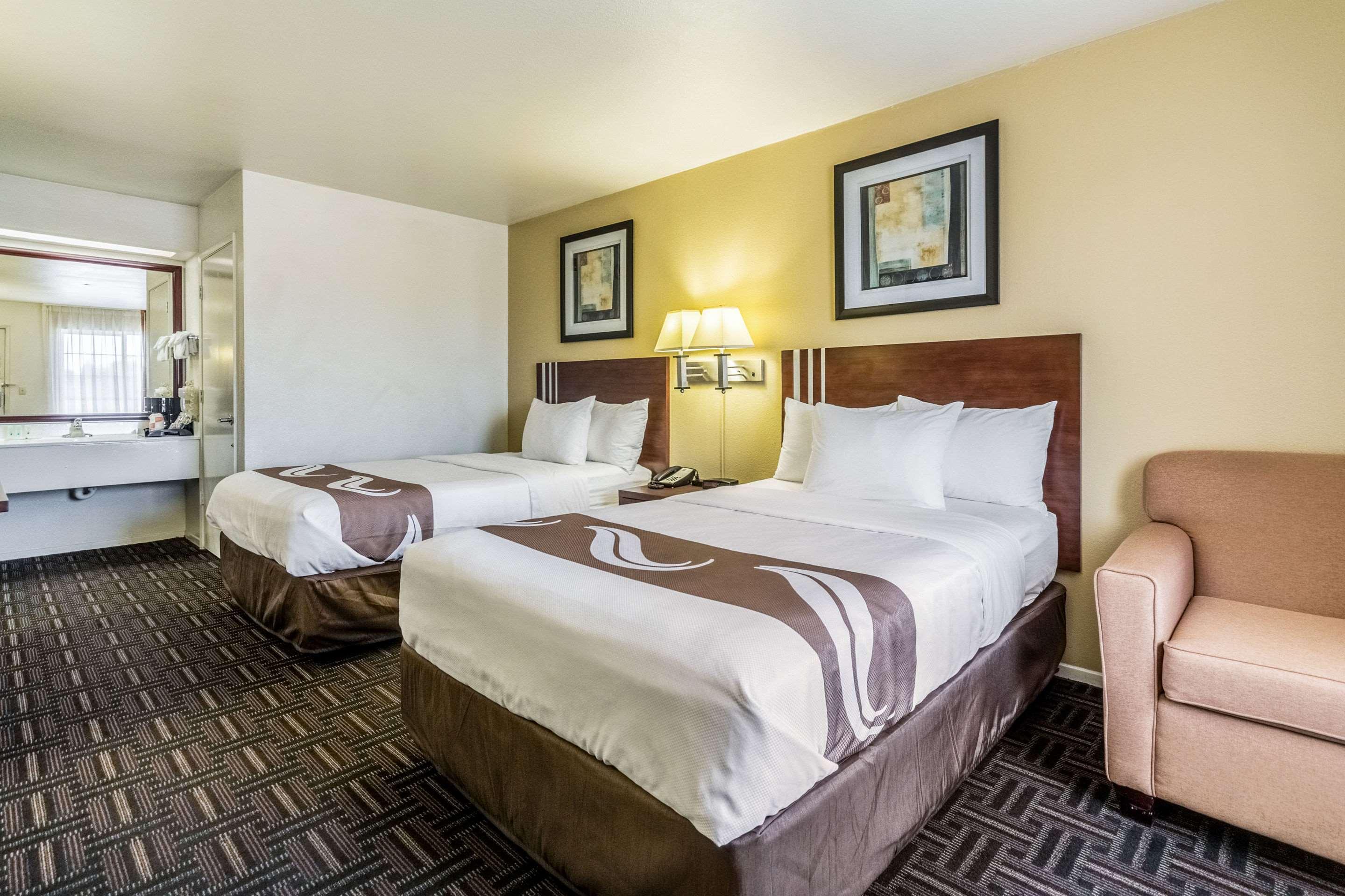 ROOM, 2 DOUBLE BEDS