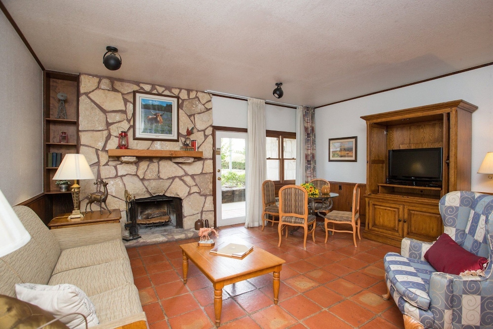 Y O Ranch Resort Hotel 34/55