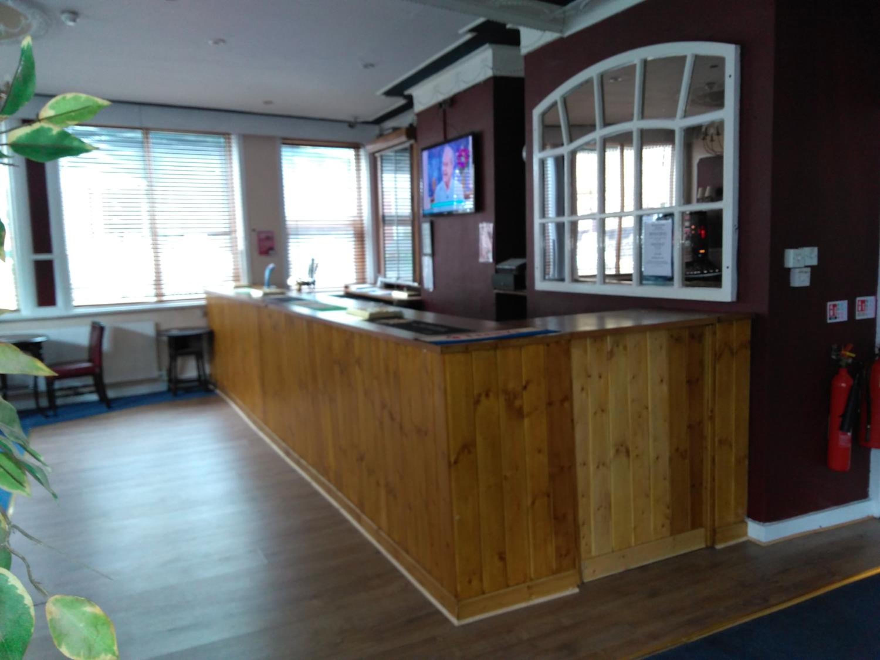 The Crown Hotel 2/37