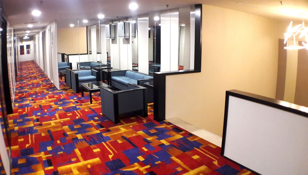 Harbour View Hotel 50/56