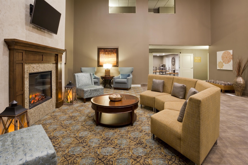 GrandStay Hotel & Suites - Delano 11/21