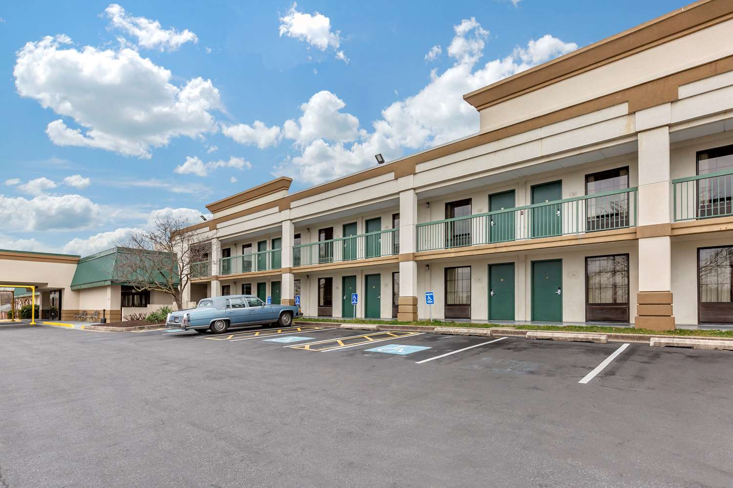 Quality Inn Windsor Mill - Baltimore 14/14