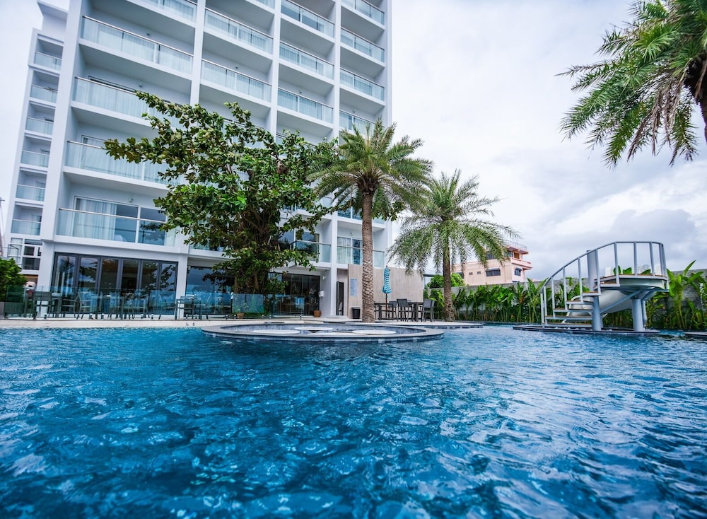 Worita Cove Hotel in SATTAHIP