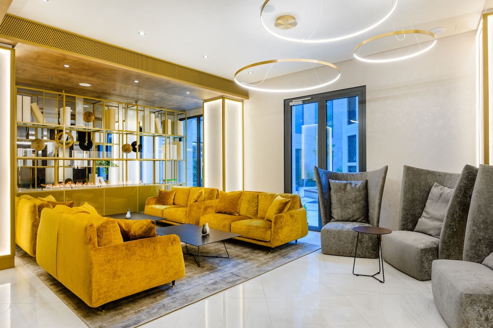 Hotel Emerald & Suites 39/56