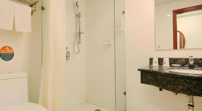GreenTree Inn Chongqing Longhu Times Tianjie Xietaizi Subway Station Hotel 49/50