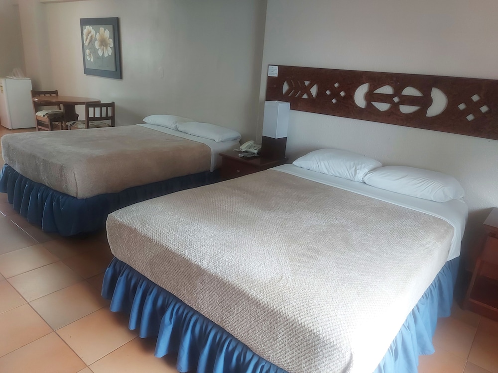 Tower House Suites 4/39